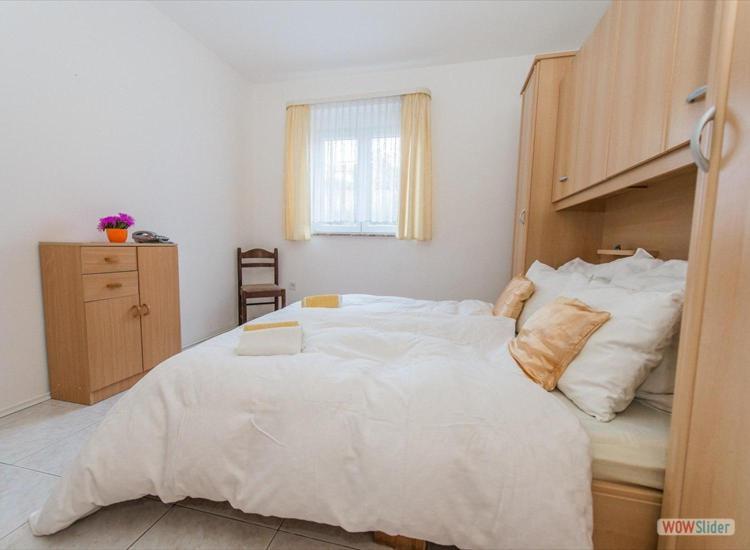 Apartmani Aria โรกอซนิซา ภายนอก รูปภาพ