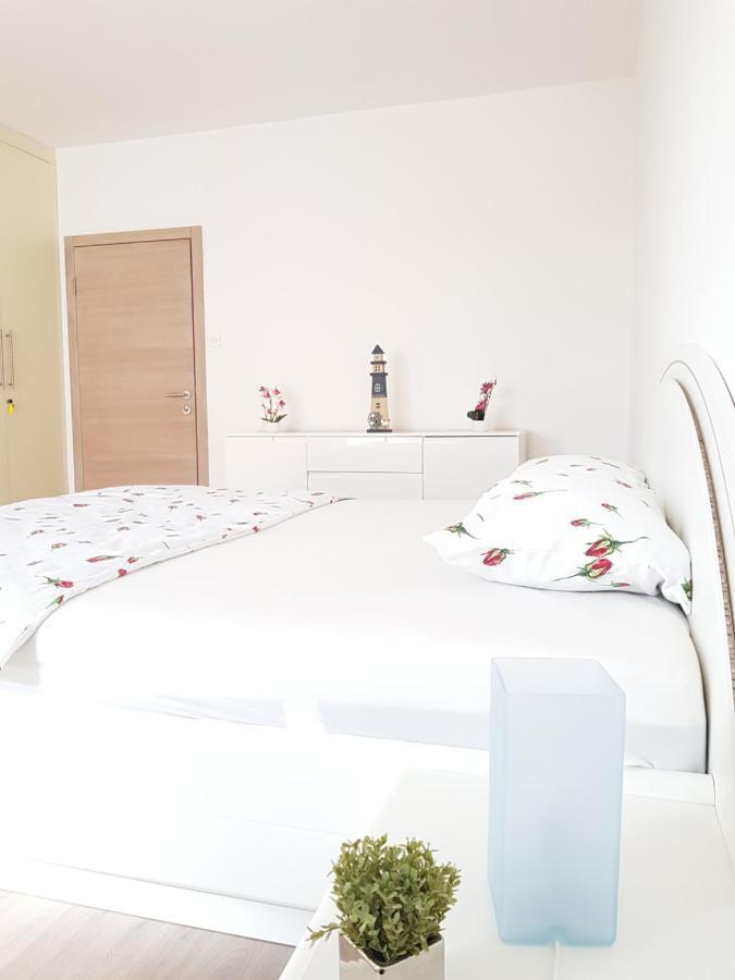 Apartmani Aria โรกอซนิซา ภายนอก รูปภาพ