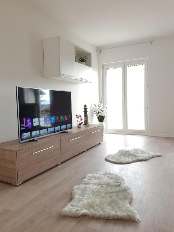 Apartmani Aria โรกอซนิซา ภายนอก รูปภาพ